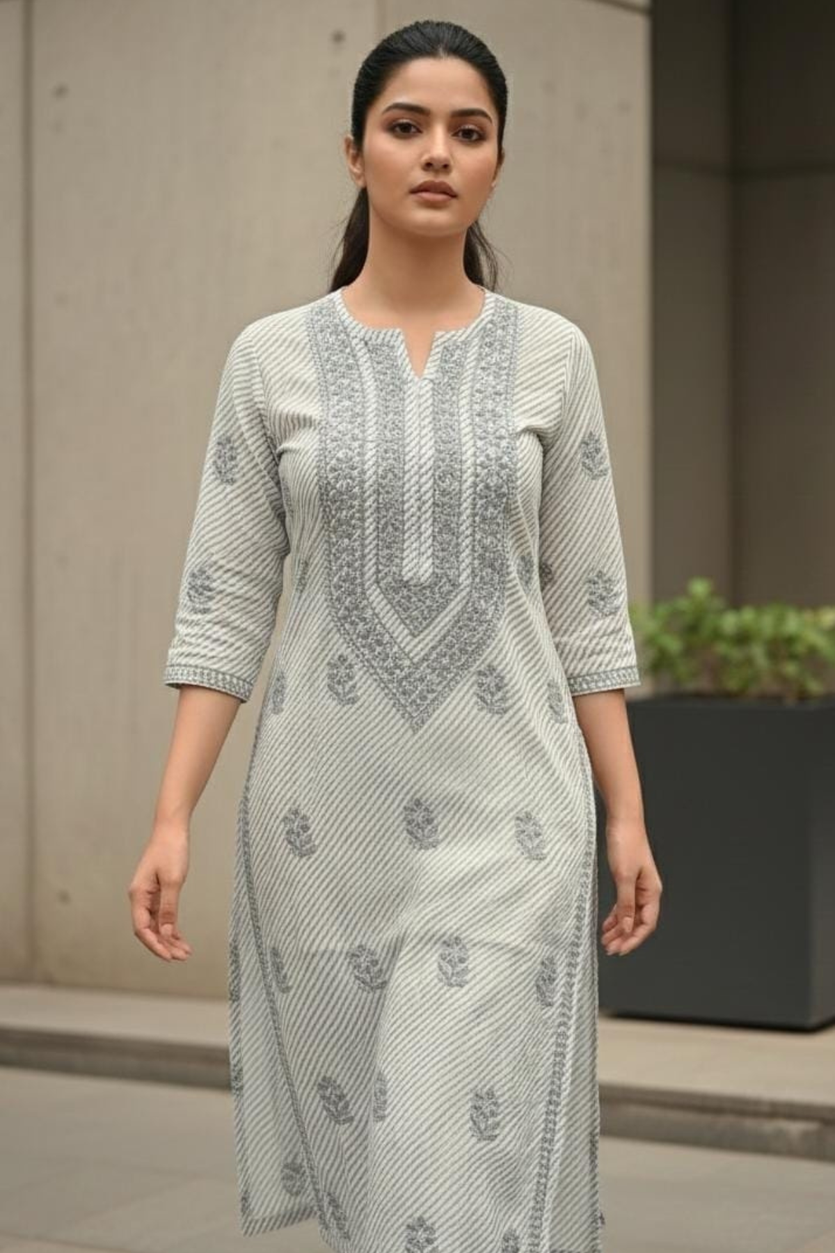 Lehariya Chikan Kurti