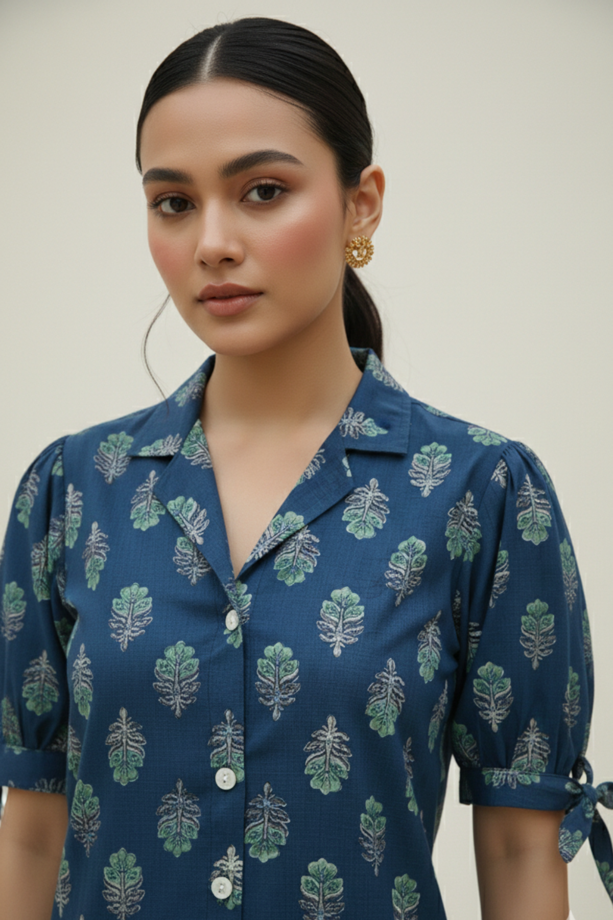 Short Top With Puff Sleeves