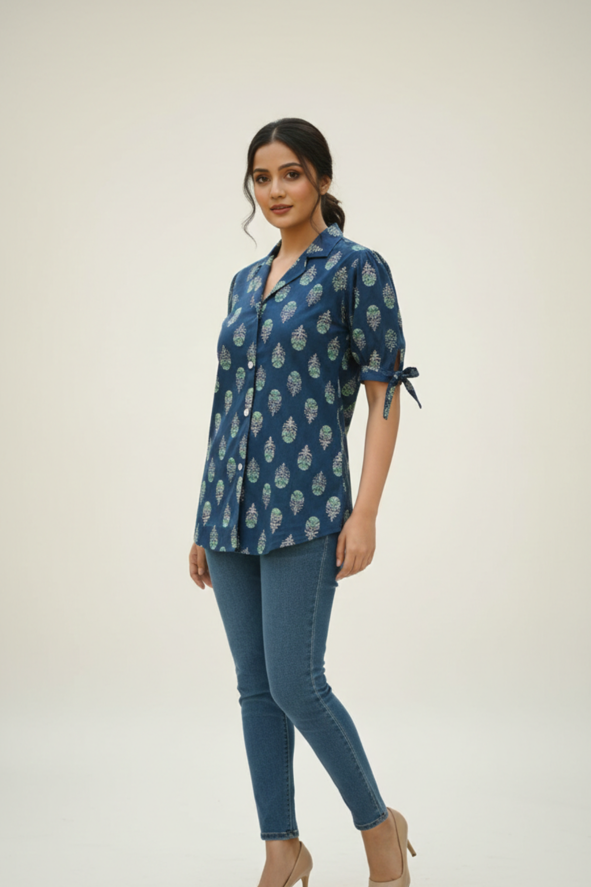 Short Top With Puff Sleeves