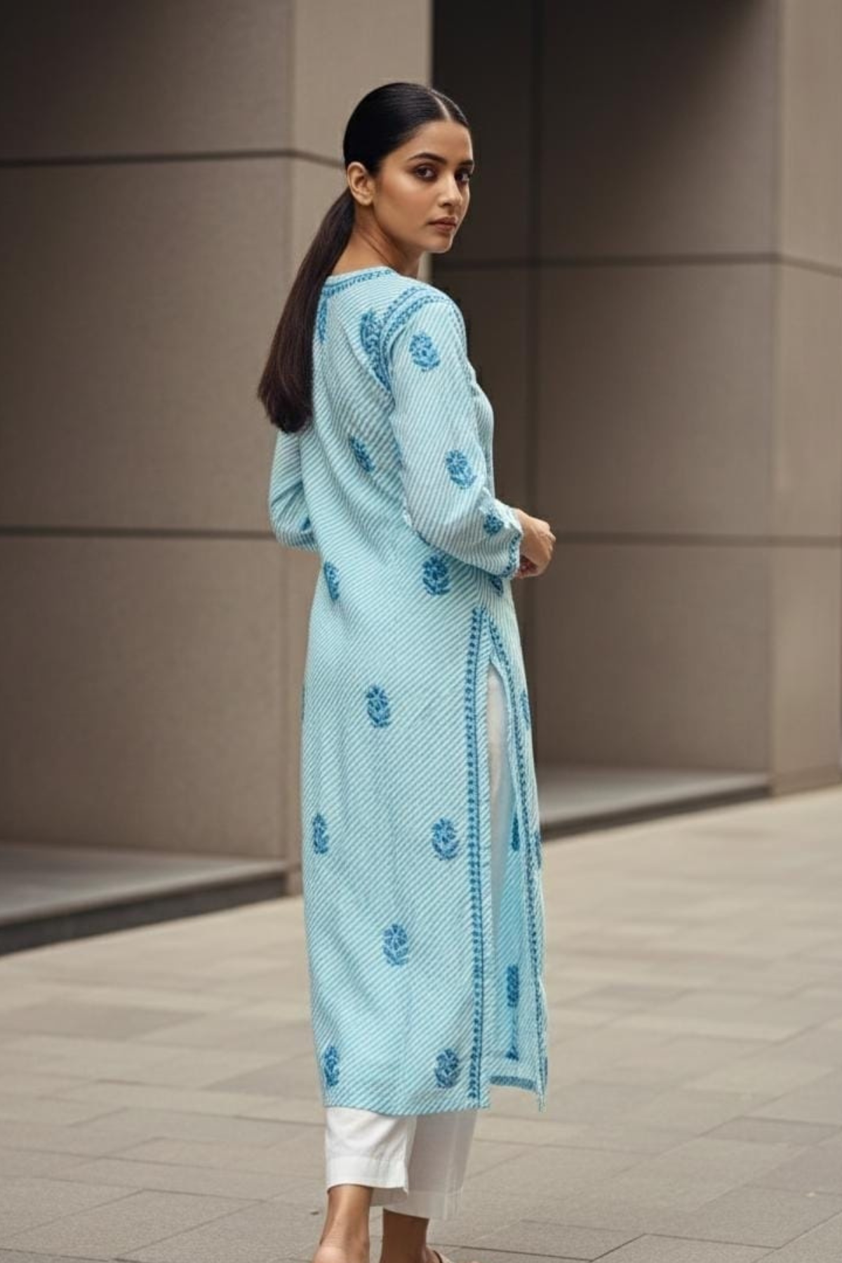 Lehariya Chikan Kurti